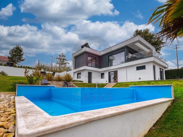 Moradia de design moderno com piscina privada a cerca de 1 k. 0m² Nadadouro