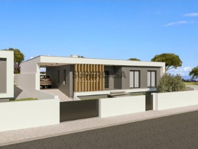 Moradia de design moderno localizada no Nadadouro perto da praia