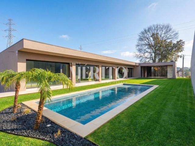 Moradia de Excelência com Piscina