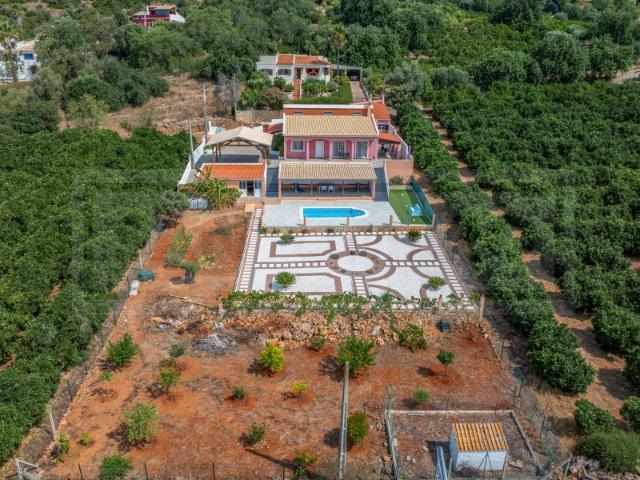 Moradia de Excelência Totalmente Renovada | Conforto, Tecnologia e Qualidade de Vida no Algarve
