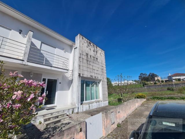 Moradia de Gaveto T4