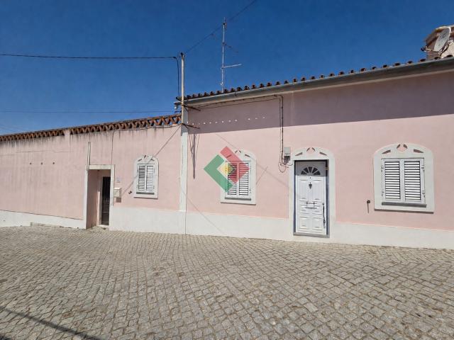 Moradia de gaveto, para venda, Nisa Tolosa