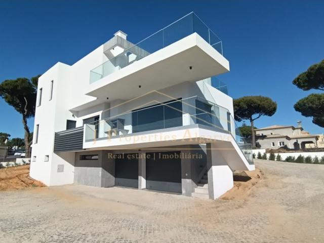 MORADIA DE LUXO