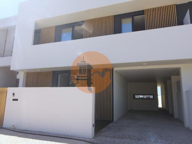 Moradia de luxo com amplas áreas, piscina, jardim e vista ma. 182m² Cabanas de tavira