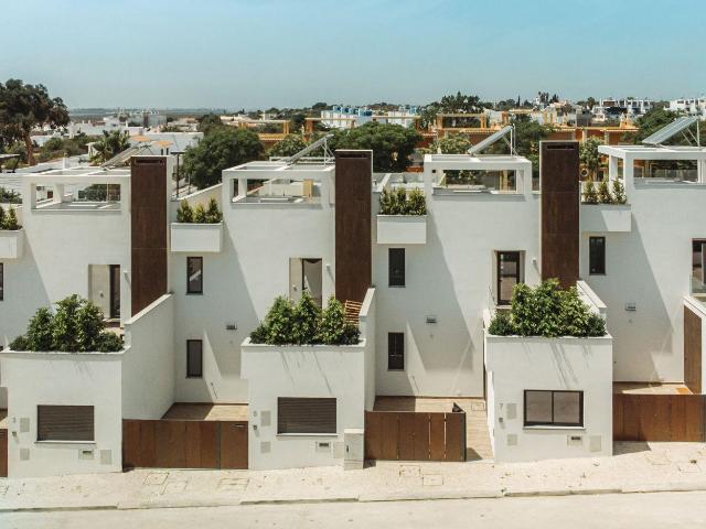 Moradia de luxo com garagem, piscina e vista mar na Fuseta 149m² Olhão