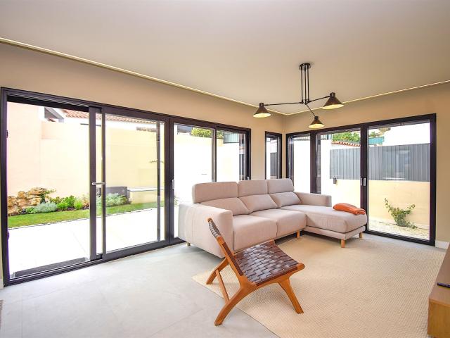 Moradia de Luxo com jardim e piscina aquecida em Cascais 247m² Cascais e Estoril