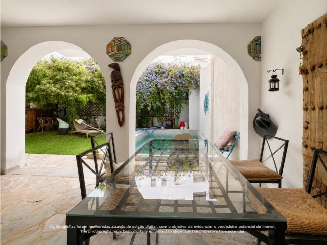 Moradia de Luxo com Piscina e 5 Suítes no Centro de Tavira