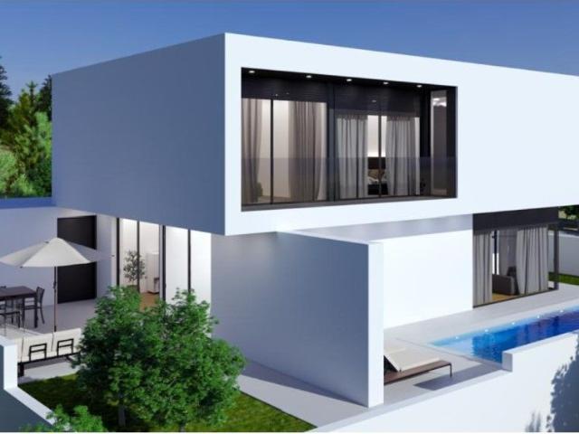 Moradia T5de luxo com piscina e Jardins exteriores