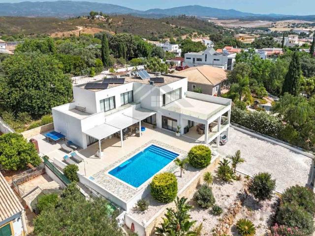 Moradia de Luxo com Piscina para venda no Monte Canelas 306m² Mexilhoeira Grande