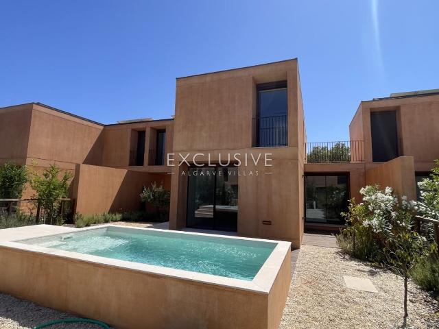 moradia de luxo com V3, piscina privada e jardim para venda. 149m² Quarteira
