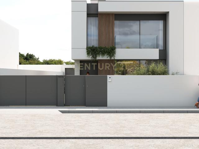 Moradia de Luxo com 472 m2, chave na mão!