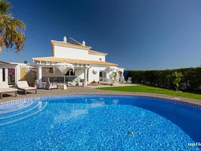 Moradia de Luxo com 5 Quartos, Vista Mar e Localização Privi. 316m² Praia da Luz