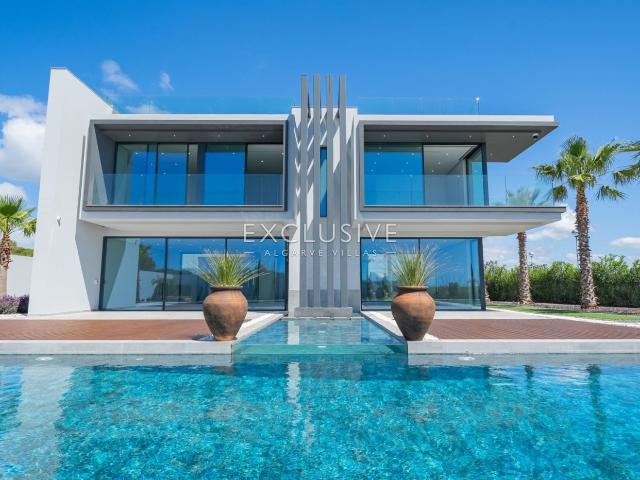 Moradia de luxo moderna com vista mar para venda em Porto de. 274m² Lagos Santa Maria