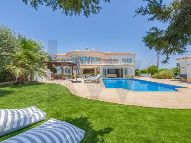 Moradia de Luxo | Piscina, amplo jardim e vista mar | Próxima á praia dos Salgados