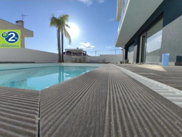 Moradia de luxo! Pronta habitar