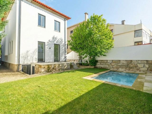 Moradia de Luxo T3+2 totalmente Renovada com Piscina no Port. 234m² Lordelo do Ouro e Massarelos