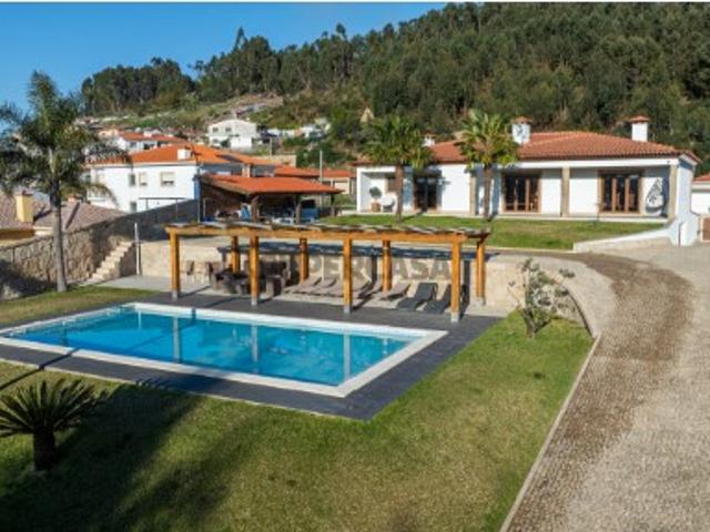 Moradia de luxo T3 com piscina aquecida em Santa Eulália, Vizela