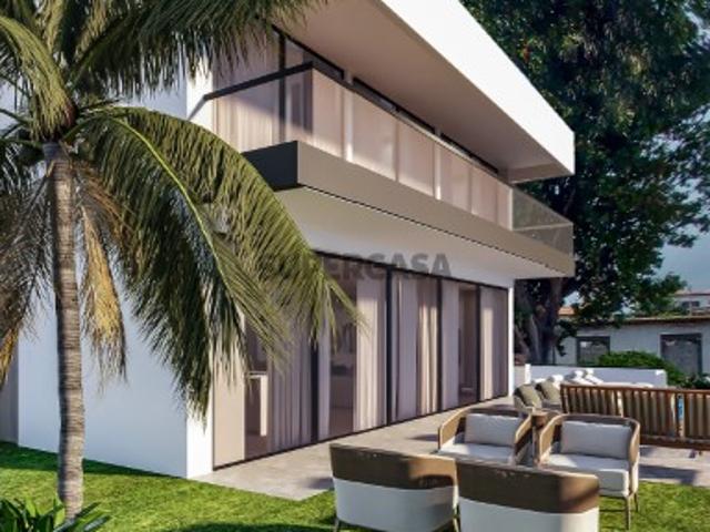 Moradia de Luxo T3 com Piscina Infinity e Vista Mar Monte, Funchal