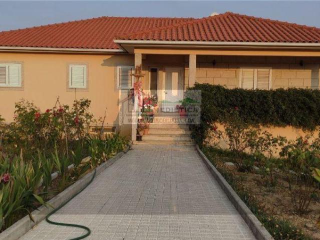 Moradia de Luxo T3, com quintal em Valpaços | 26083470246