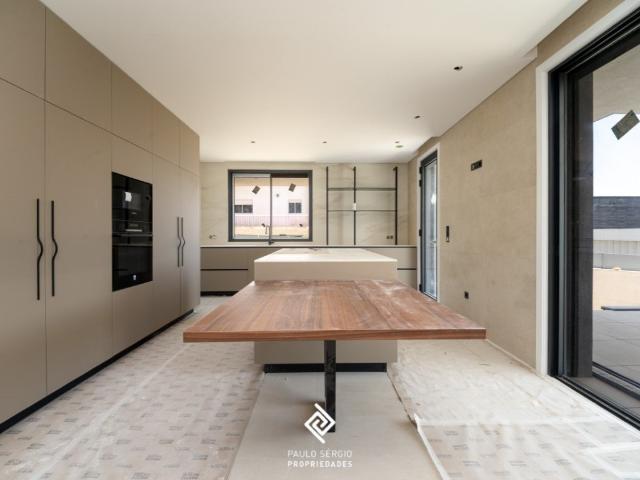 Moradia de luxo T4+1 em Vila Nova Gaia Terreno 3435,50m2 290m² Pedroso