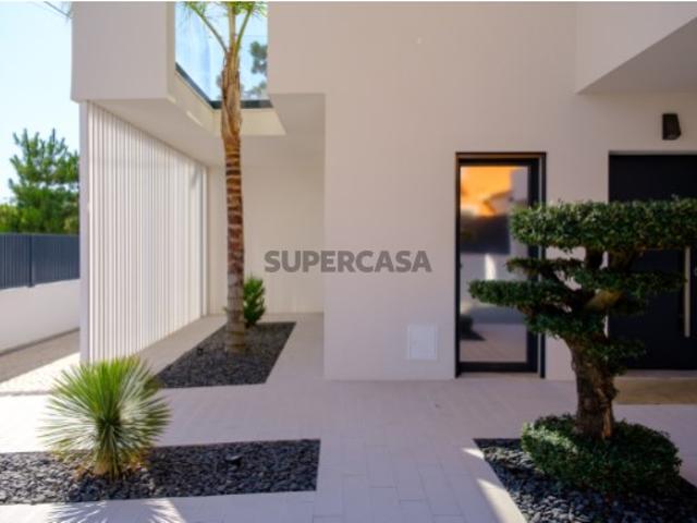 || Moradia de Luxo || T4 com Piscina || Aroeira ||