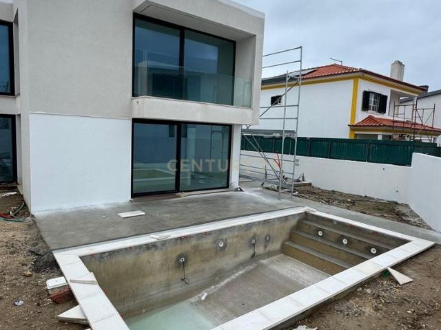 Moradia de Luxo T4 com Piscina Sintra/Magoito