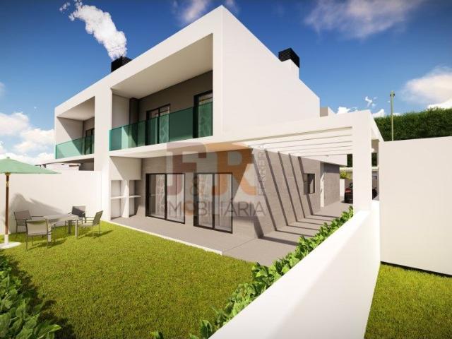 Moradia de Luxo T4 Duplex Ferno Ferro