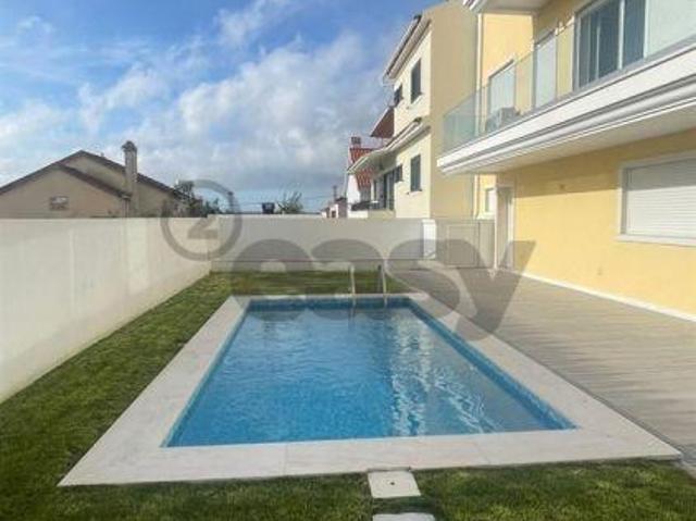 Moradia de Luxo T4 em Famões Odivelas | 26063923907
