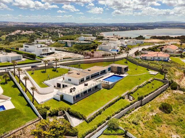 Moradia de luxo T6 com vista de mar, na Costa de Prata