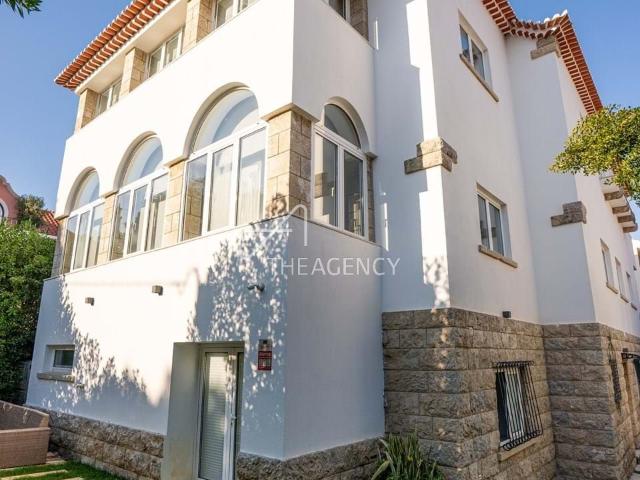 Moradia de Luxo T6 no Coração Histórico de Cascais 623m² Cascais e Estoril