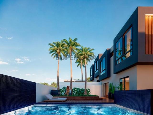 Moradia de Luxo, T 4 com jardim e piscina, Carcavelos