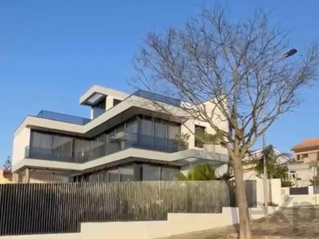 Moradia de Luxo Única no Golfe do Estoril T3 Suites com Re. 153m² Bairro do Rosário