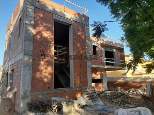 MORADIA DE LUXO V4 COM PISCINA EM TAVIRA