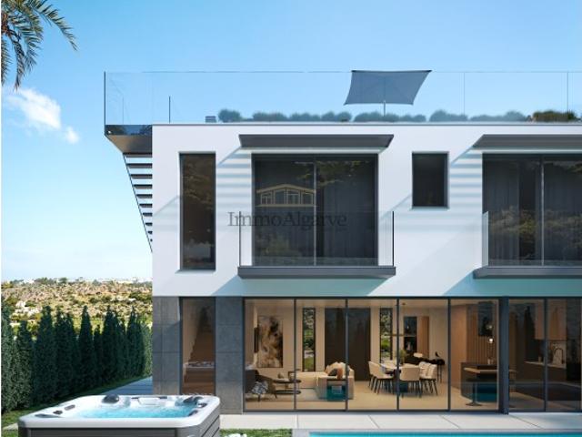 Moradia de luxo V4 em construção na Marina de Albufeira