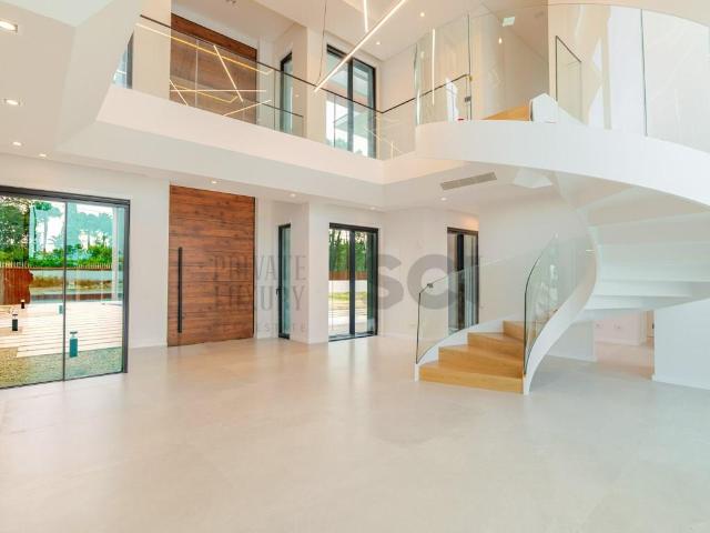 Moradia de Luxo V6 Verdizela Terreno 5000 m2 Garagem 3 Viatu. 500m² Corroios