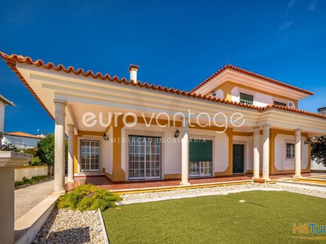 Moradia de requinte com Piscina na Marinha Grande | 26083920145