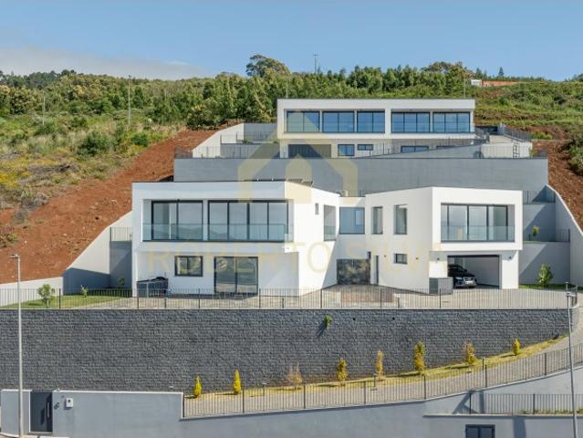 Moradia de Sonho com Vista Mar e Serra