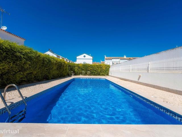 Moradia de Sonho V2+2 em Condomnio Fechado a 500 m da Praia