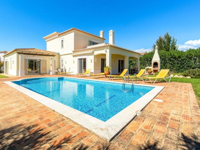Moradia de três quartos com piscina no Pestana Gramacho Golf. 215m² Lagoa e Carvoeiro