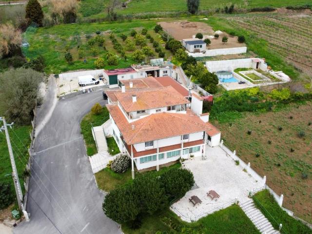 Moradia de Uso Misto com Restaurante Equipado e Habitação 900m² Vimeiro