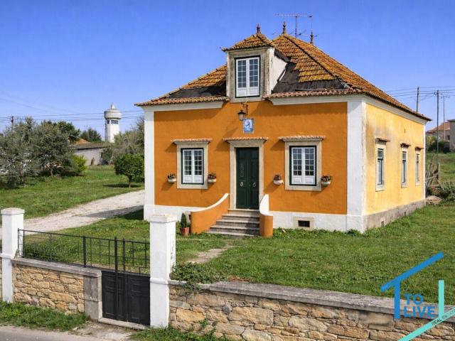 Moradia de 1901 com Grande Potencial de Recuperação, a 10 Minutos de Tomar