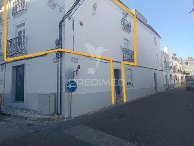 Moradia de 1.º e 2.º Andar com Terraço e Varandas | Campo Maior | 26084094952