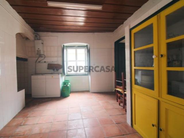 Moradia de 2 Pisos em Alter do Chão com Potencial para Fracionamento