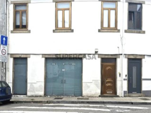 Moradia de 2 pisos nas Antas, Porto
