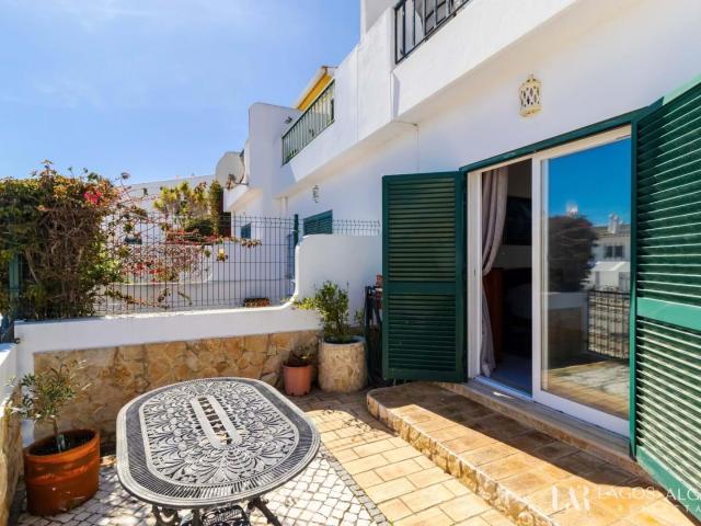 Moradia de 2 quartos com Vista Mar a uma curta distância a p. 113m² Praia da Luz