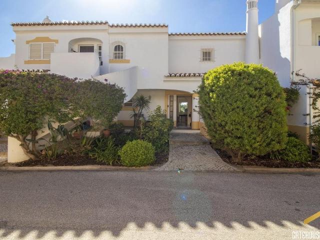 Moradia de 2 quartos em Vila Golfemar, Carvoeiro, Algarve. 113m² Lagoa e Carvoeiro