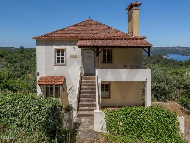 Moradia de 3 pisos com vista sobre o Rio Zzere