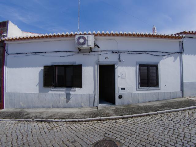 Moradia de 4 assoalhadas com garagem em Santo Aleixo
