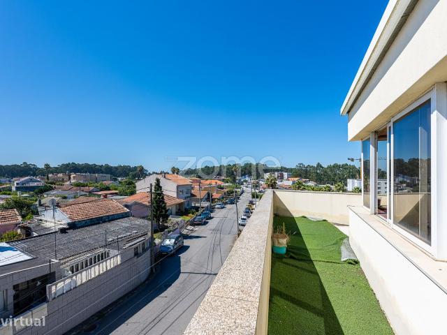 Moradia de 4 frentes em Canidelo, Vila Nova de Gaia