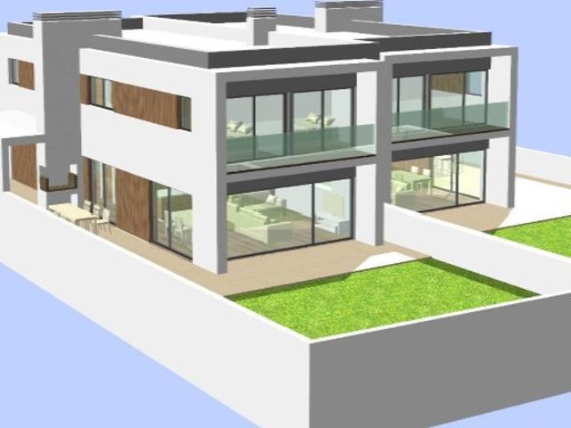 Moradia de 5 assoalhadas, quintal e garagem